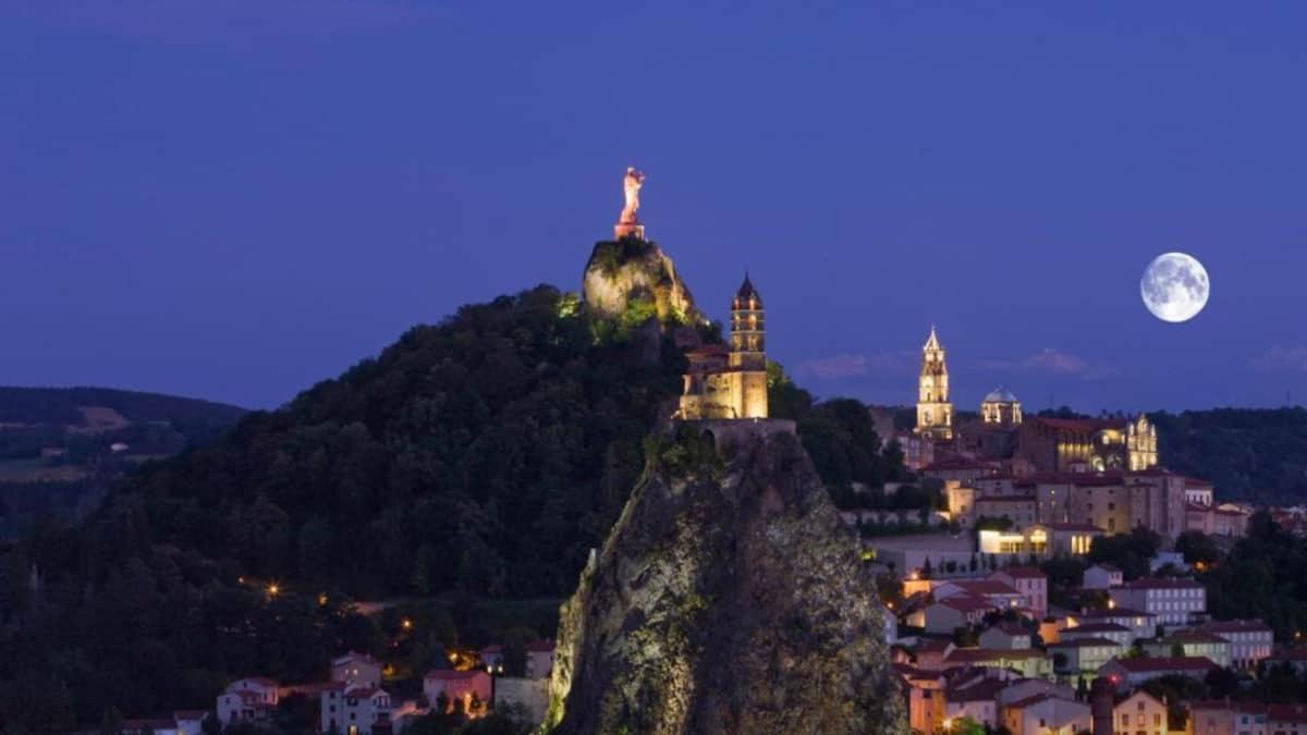 Bel Appartement Au Coeur Du Puy En Velay Le Puy-en-Velay Exterior foto